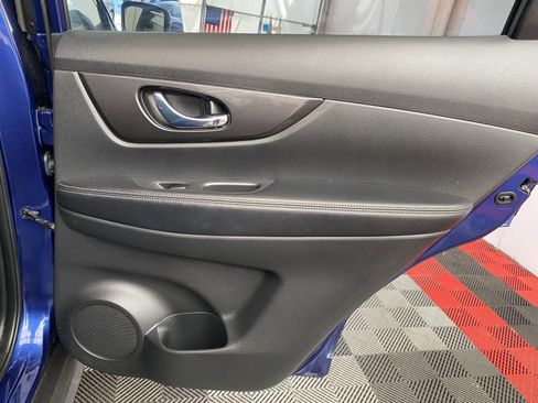 Used 2020 Nissan Rogue SV FWD image 10