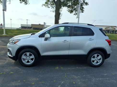 Used 2019 Chevrolet Trax LT w/ LT Convenience Package AWD/4WD image 4