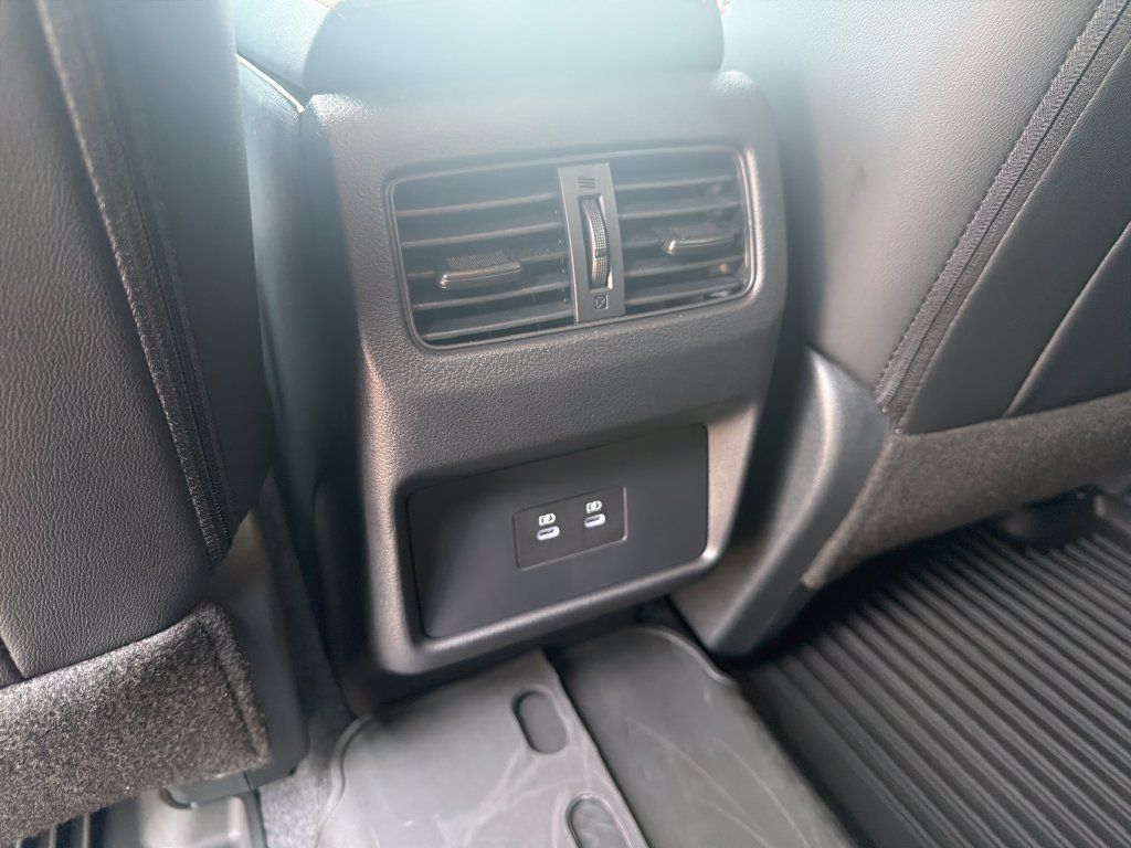 Certified 2026 Nissan Rogue SV AWD/4WD image 37