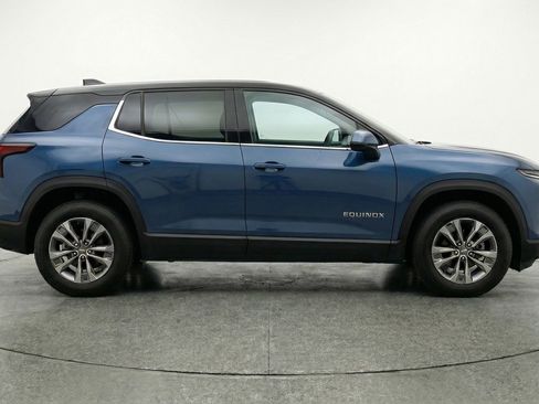 Used 2025 Chevrolet Equinox LT image 11