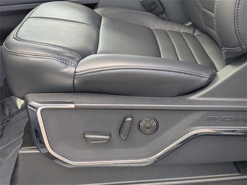 New 2026 Ford F250 Platinum image 19