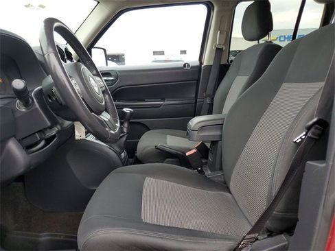 Used 2014 Jeep Patriot Latitude image 15