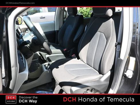 Used 2023 Chrysler Voyager LX FWD image 18