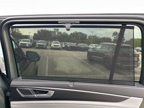 Used 2025 Volkswagen Atlas Peak Edition SE image 41