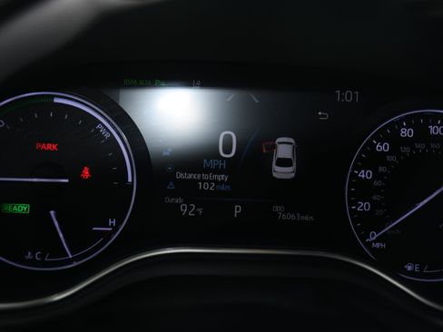 Used 2020 Toyota Avalon Limited image 15