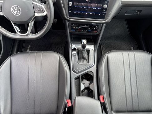 Certified 2023 Volkswagen Tiguan SE FWD image 18