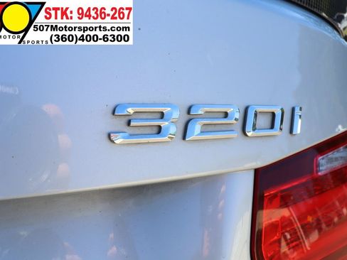 Used 2015 BMW 320i Sedan RWD image 17