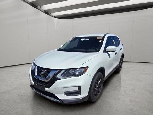 Used 2020 Nissan Rogue S FWD image 1