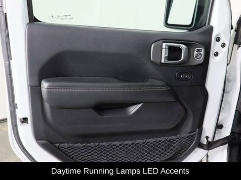 Used 2019 Jeep Wrangler Unlimited Sahara image 20