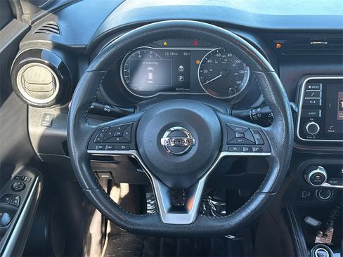 Used 2018 Nissan Kicks SR w/ Exterior Package image 24