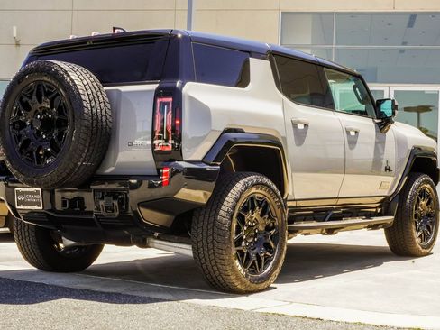 Used 2025 GMC Hummer EV 2X w/ LPO, Cargo Utility Package AWD/4WD image 13