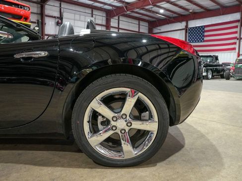 Used 2006 Pontiac Solstice Convertible w/ Premium Package RWD image 5