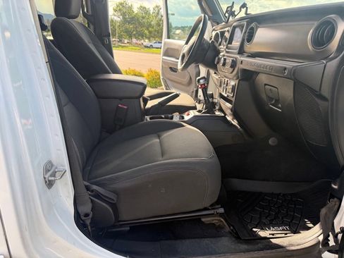 Used 2018 Jeep Wrangler Unlimited Sport S AWD/4WD image 30