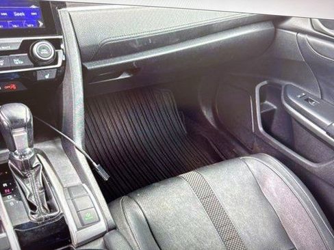 Used 2020 Honda Civic Touring image 4