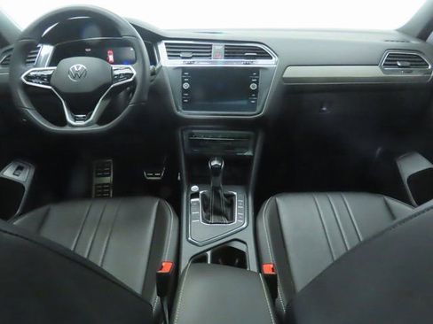 Used 2022 Volkswagen Tiguan SE R-Line image 13
