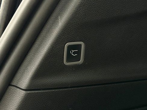 Used 2022 Chrysler Pacifica Touring-L w/ S Appearance Package image 24