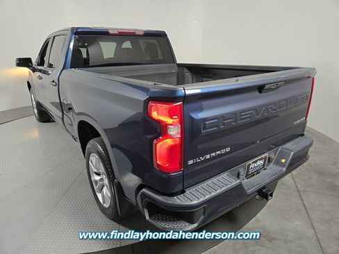 Used 2020 Chevrolet Silverado 1500 Custom w/ Custom Value Package image 4