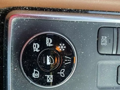 Used 2023 Nissan Pathfinder Platinum AWD/4WD image 22