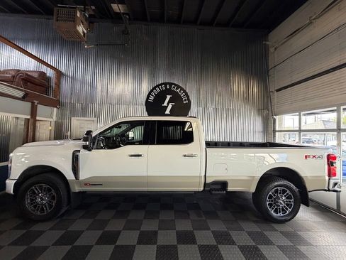 Used 2025 Ford F350 Platinum w/ Platinum Plus Package AWD/4WD image 7