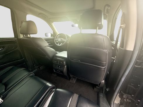 Certified 2025 Honda Pilot Touring image 30