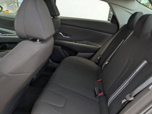 New 2024 Hyundai Elantra SEL image 15