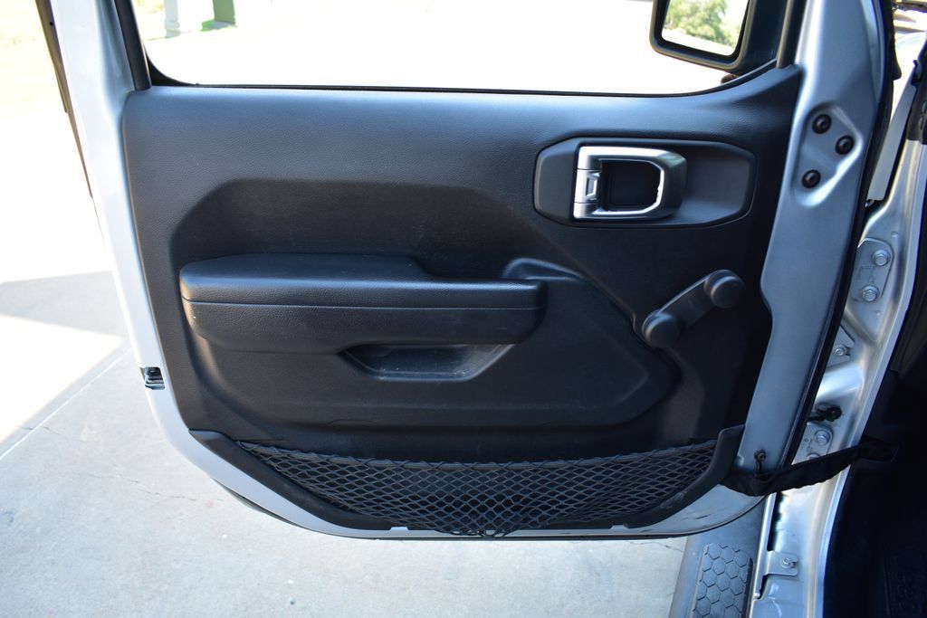 Used 2022 Jeep Wrangler Sport AWD/4WD image 15