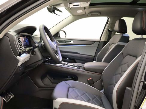 New 2026 Volkswagen Atlas Peak Edition AWD/4WD image 14