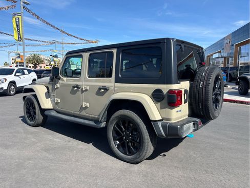 Used 2022 Jeep Wrangler Unlimited Sahara w/ Cold Weather Group image 7