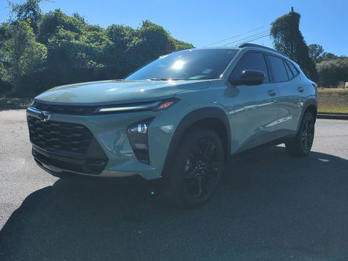 Used 2024 Chevrolet Trax ACTIV w/ Driver Confidence Package image 8