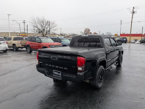 Used 2021 Toyota Tacoma SR5 image 10