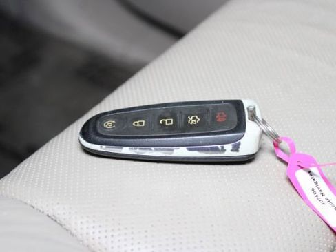 Used 2015 Lincoln Navigator 2WD image 14