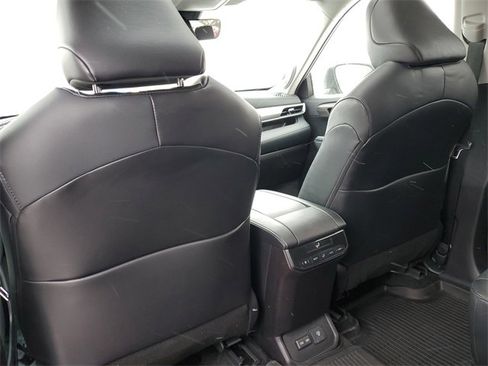 Used 2023 Toyota Highlander Limited image 11