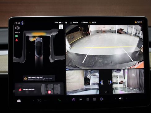 Used 2023 Tesla Model 3 Standard Range image 4