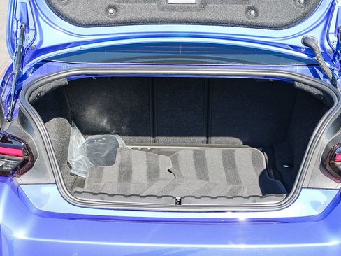 Used 2025 BMW M2 w/ Lighting Package image 24