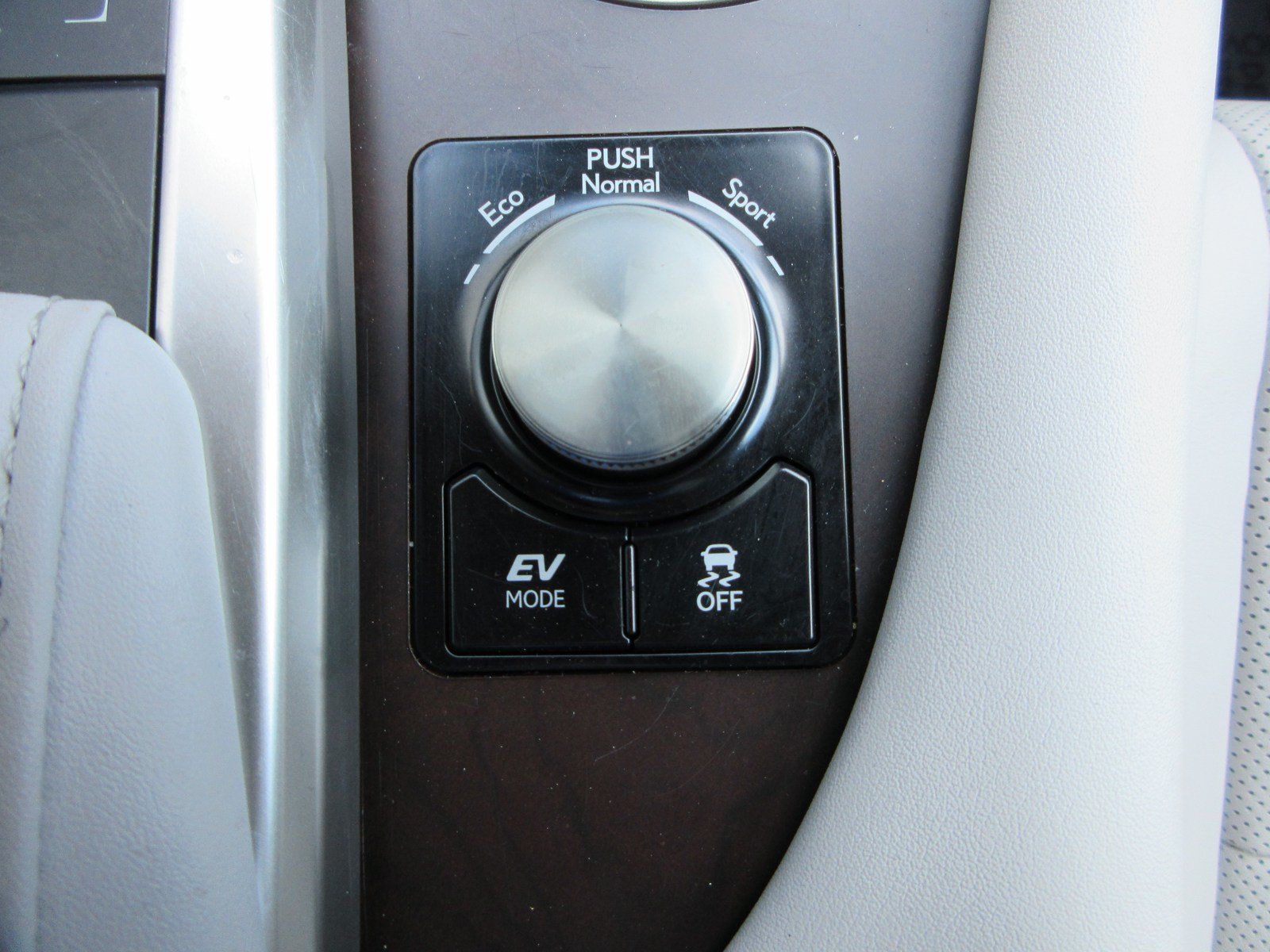 Used 2022 Lexus RX 450h AWD w/ Premium Package image 47
