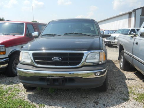 Used 2001 Ford F150 XLT RWD image 2