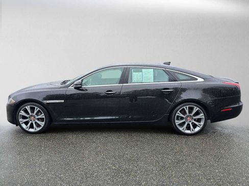 Used 2019 Jaguar XJ L Portfolio RWD image 4