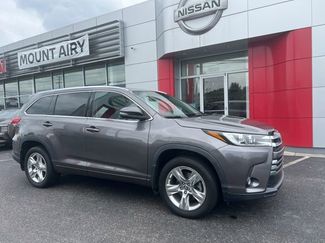 Used 2019 Toyota Highlander Limited Platinum image 1