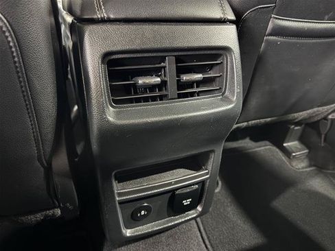 Certified 2024 Ford Edge Titanium AWD/4WD image 37