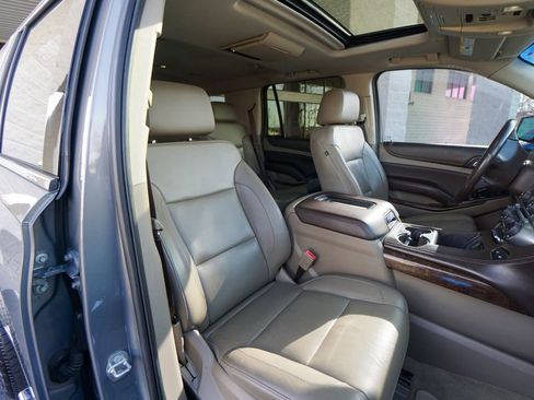 Used 2018 Chevrolet Tahoe LT w/ LT Signature Package image 34