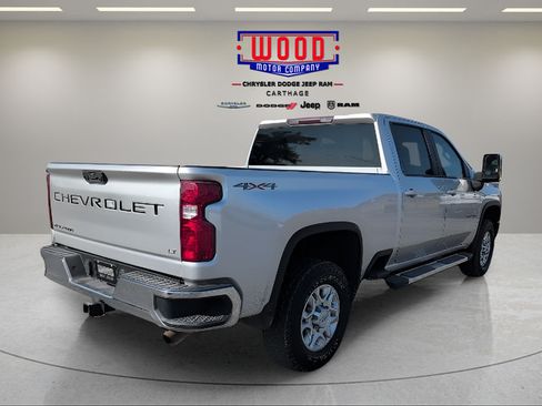 Used 2020 Chevrolet Silverado 2500 LT w/ Convenience Package AWD/4WD image 3