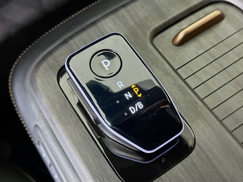 Used 2023 Nissan Ariya AWD image 25