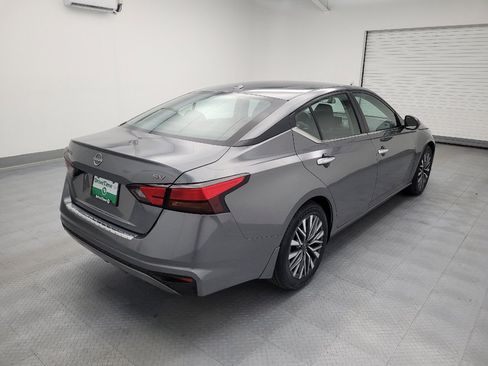 Used 2023 Nissan Altima 2.5 SV FWD image 9