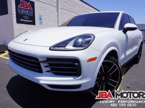 Used 2023 Porsche Cayenne AWD/4WD image 1