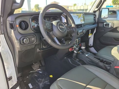 New 2026 Jeep Gladiator Mojave image 15