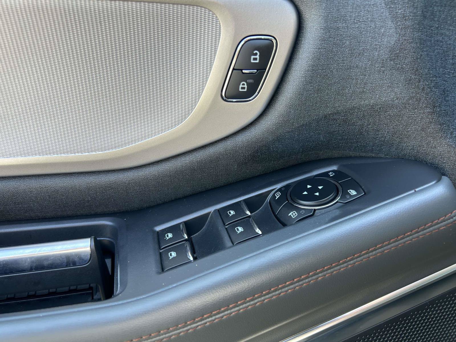 Used 2025 Ford Expedition Active RWD image 22