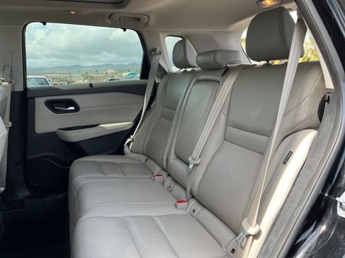 Used 2023 Nissan Rogue SL w/ SL Premium Package image 25