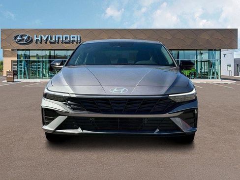 New 2025 Hyundai Elantra SEL image 12