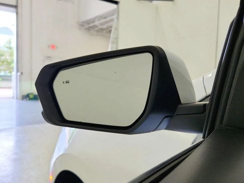 Used 2022 Chevrolet Equinox LT FWD image 20