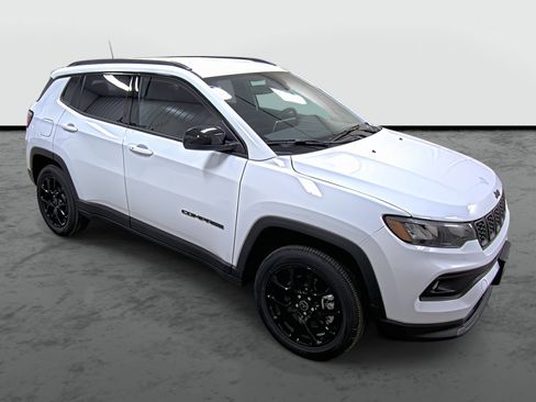 New 2026 Jeep Compass Latitude image 5